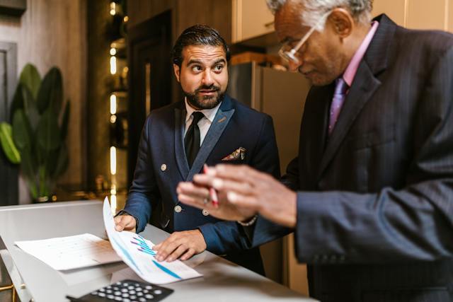 landlord-discussing-the-complaint-with-tenant